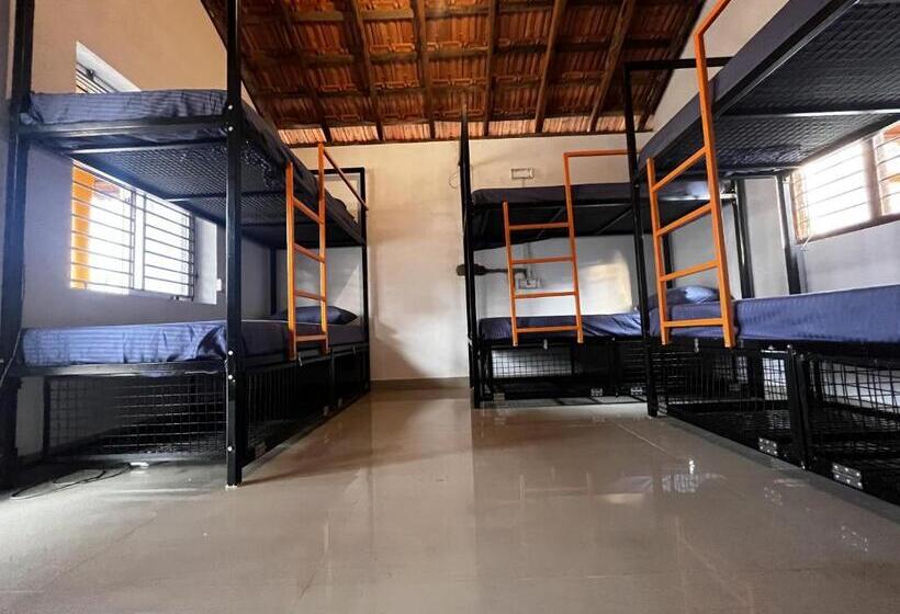 Revibe Beach Hostel Gokarna