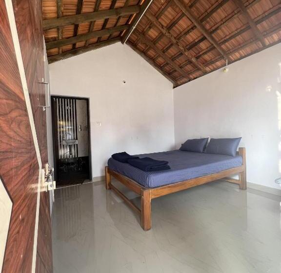 Revibe Beach Hostel Gokarna