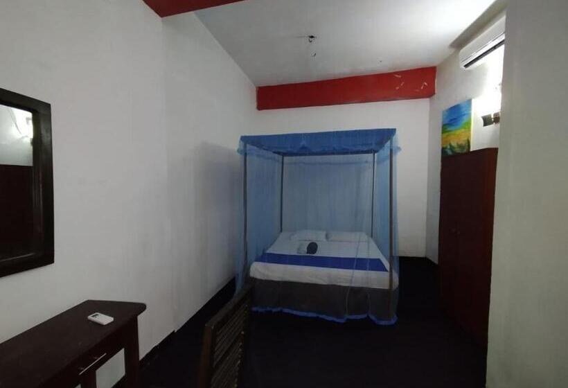 Aqua Beach Hostel