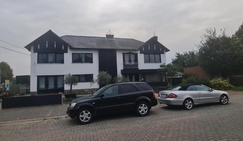 تختخواب و صبحانه Lazy Olives