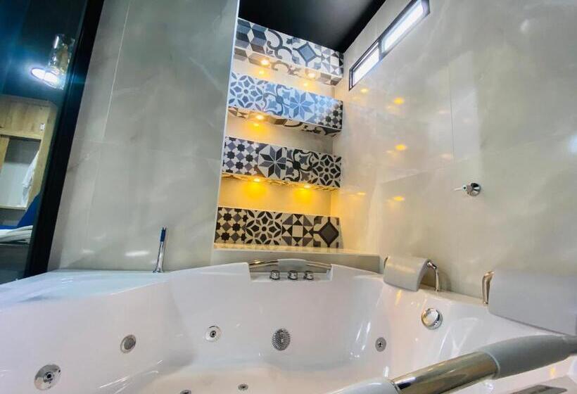 هتل Calle Real Inn