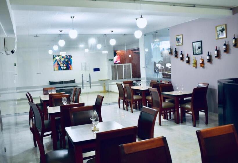 هتل Calle Real Inn