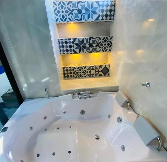 هتل Calle Real Inn