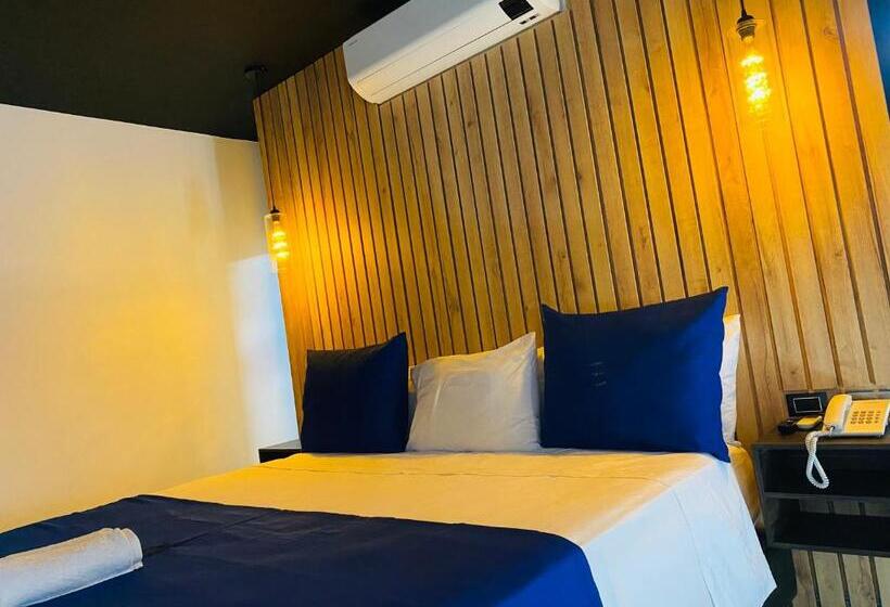 هتل Calle Real Inn