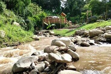 هتل Lhong Chiang Dao Glamping หลงเชียงดาว