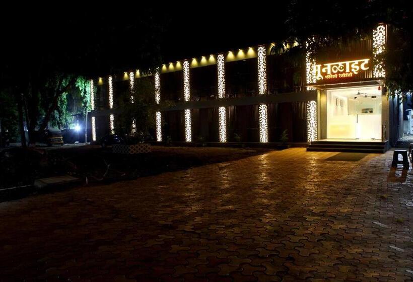 בית מלון כפרי Moon Lite Residency Malad West