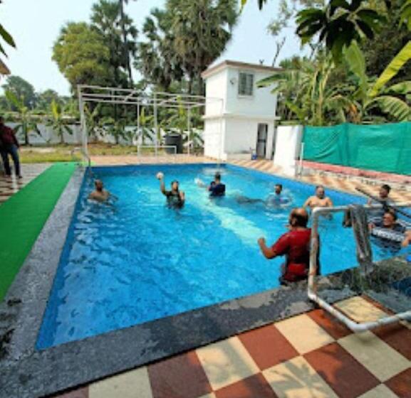 בית מלון כפרי Tom S Hideout Resorts,mumbai