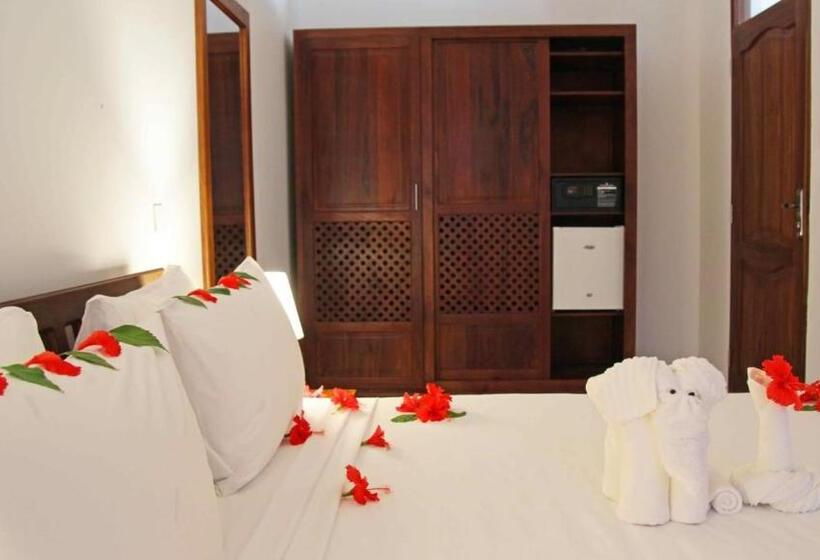 Manolo Beach Resort