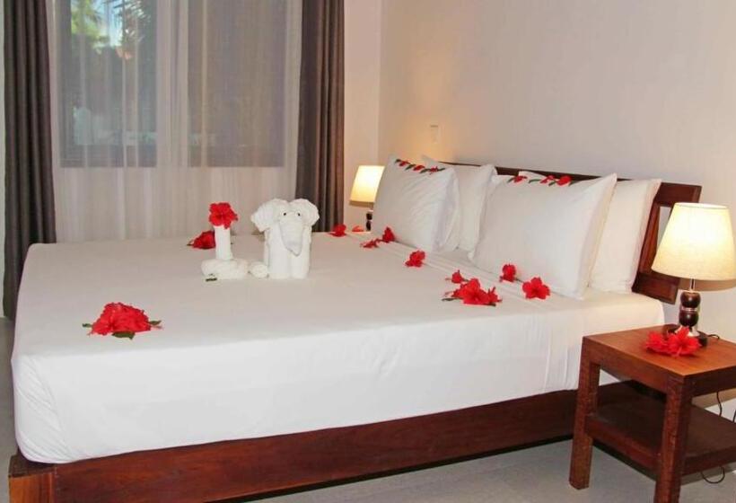 Manolo Beach Resort
