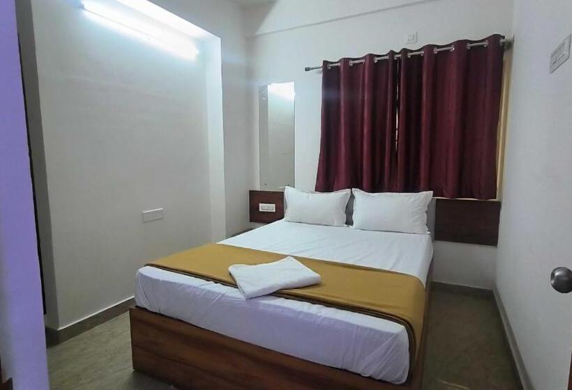 Oyo Hotel Aishwarya Comforts