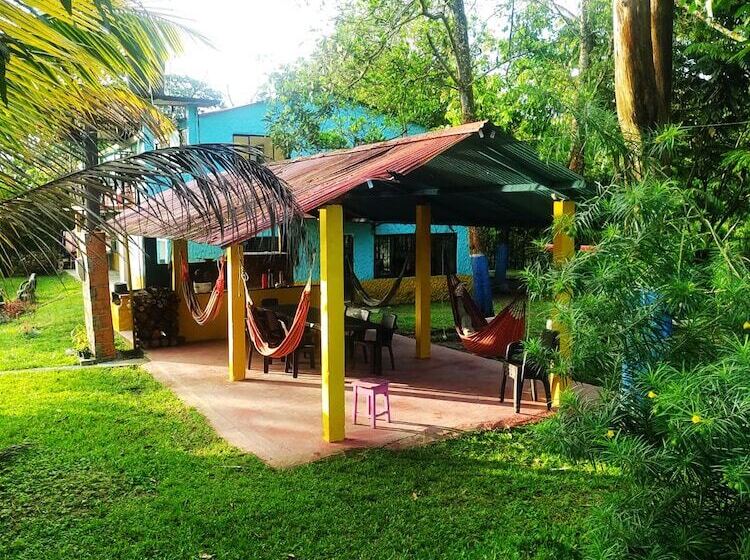 پانسیون Amalaya Hostel