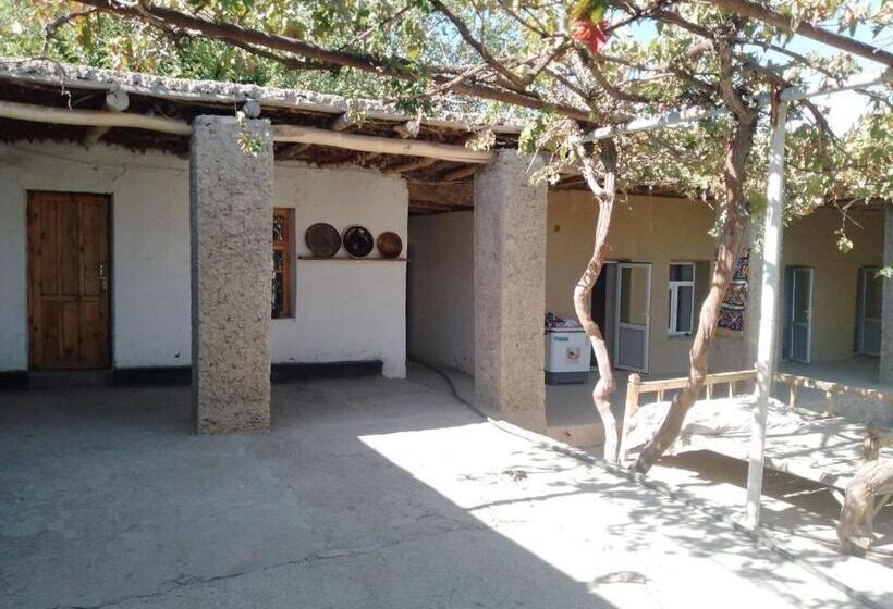 Pensão Damirbek Davronov Guest House