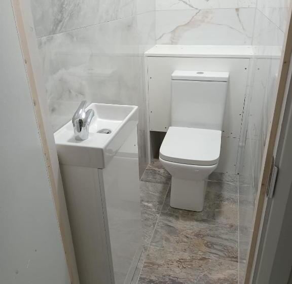 פנסיון Good Priced Double Bed Rooms In Harrow With Shared Bathrooms