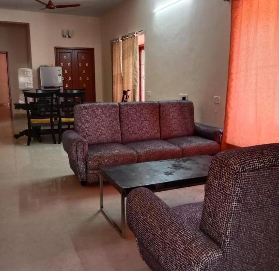Пансион Hudson Stay Velachery