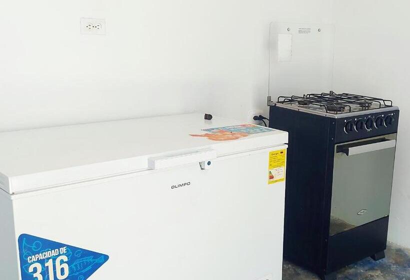 펜션 La Marina Hostal