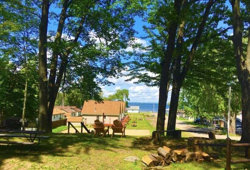 هتل American Oak Resort