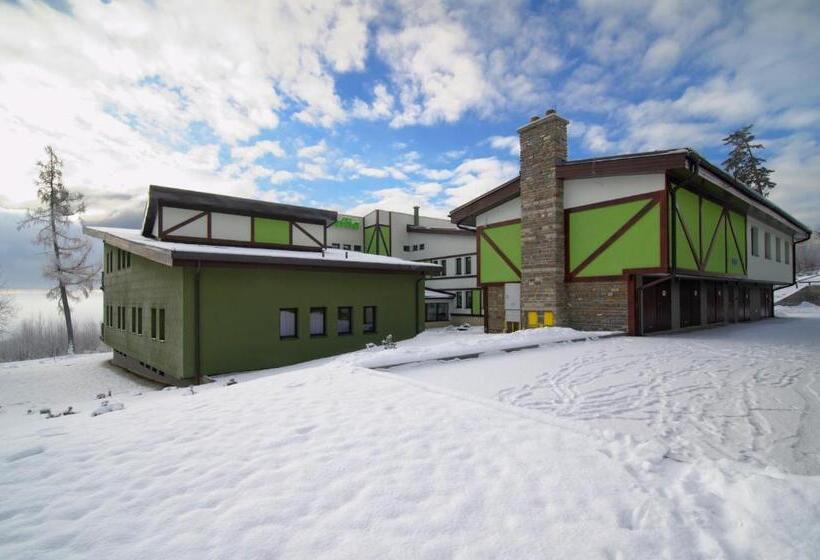 هتل Apartmanovy Dom Familia Smokovec