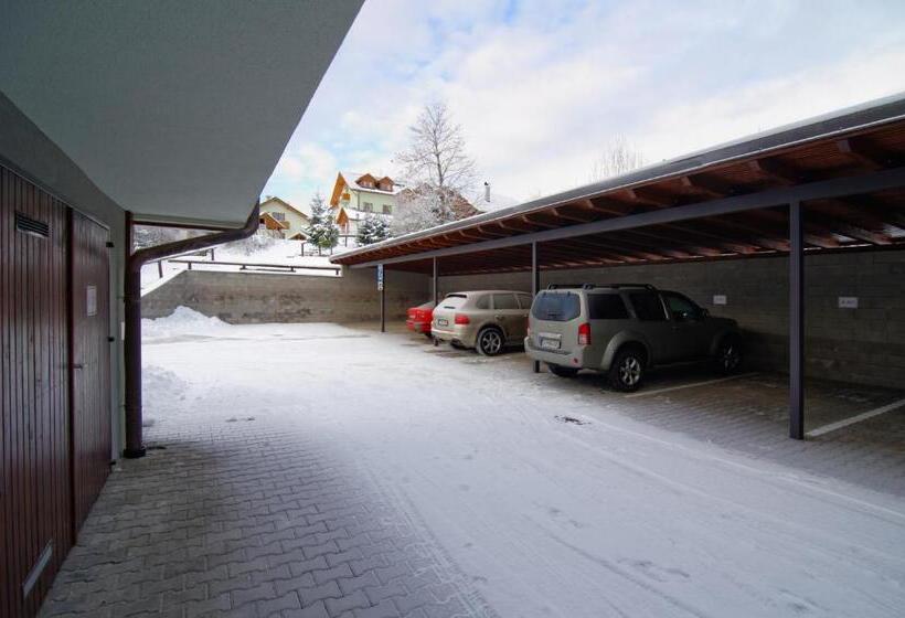 هتل Apartmanovy Dom Familia Smokovec