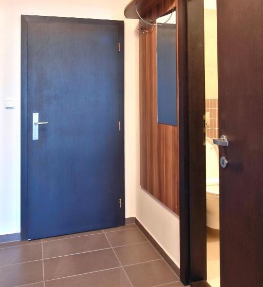 هتل Apartmanovy Dom Familia Smokovec