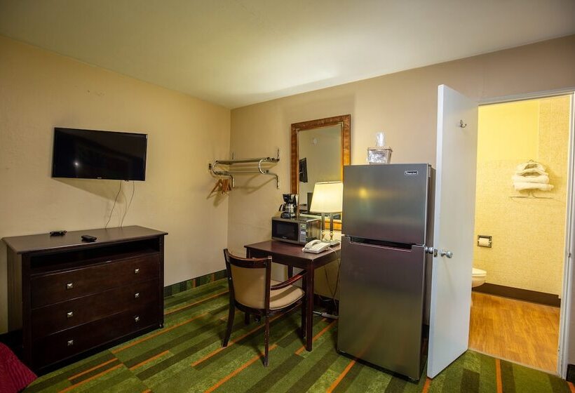 Отель Budget Host Inn