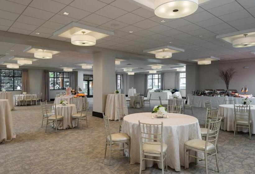 هتل Courtyard By Marriott Lake George