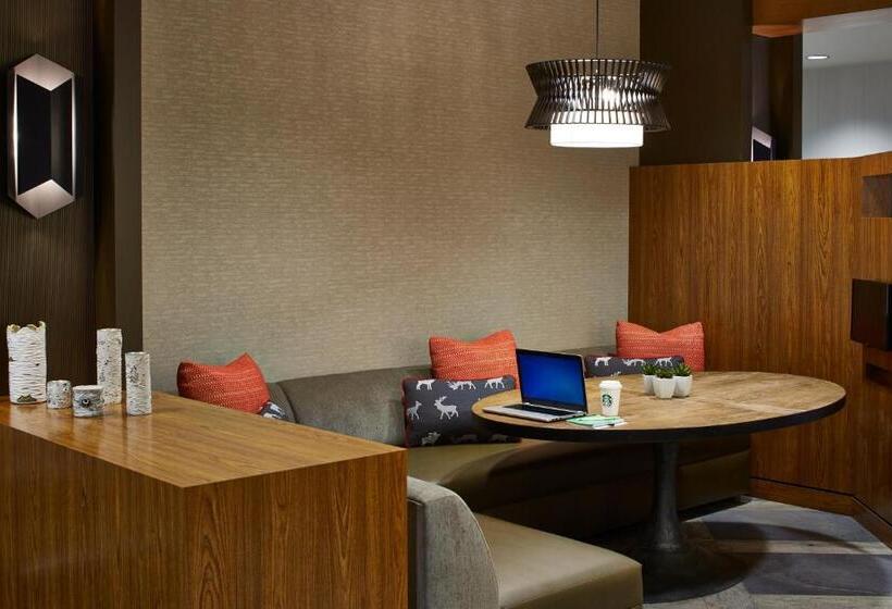 هتل Courtyard By Marriott Lake George