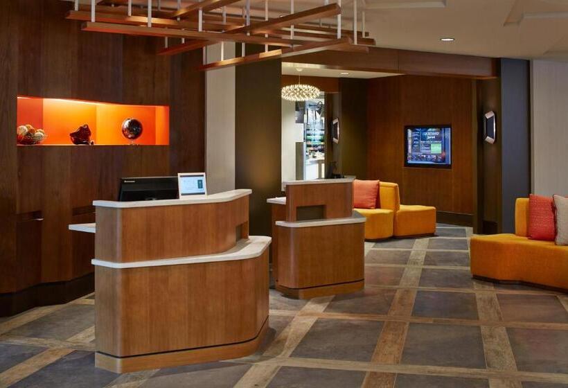 هتل Courtyard By Marriott Lake George
