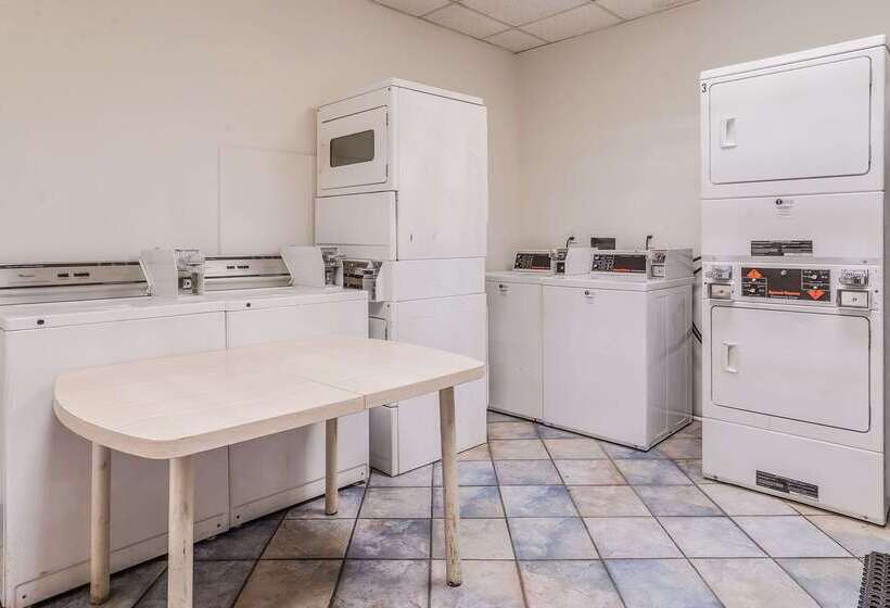 בית מלון כפרי Budget Inn