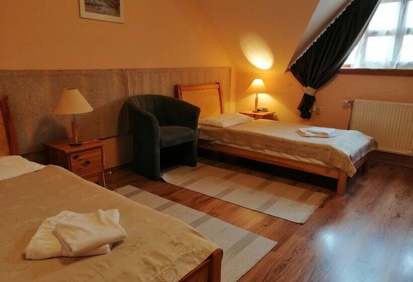 هتل Józsi Bácsi Vendéglője és Szállodája