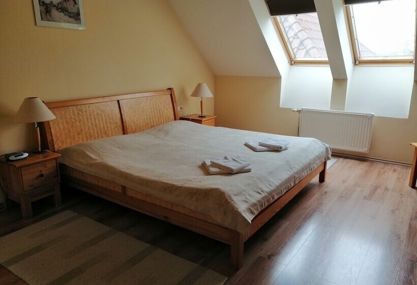 هتل Józsi Bácsi Vendéglője és Szállodája