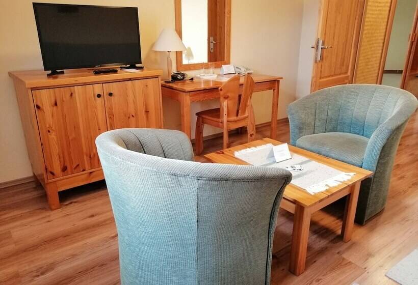 هتل Józsi Bácsi Vendéglője és Szállodája