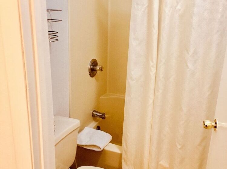 בית מלון כפרי North Country American Inn