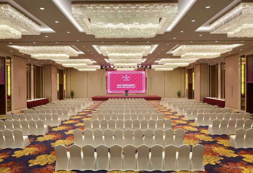 هتل Ramada Jiaxing