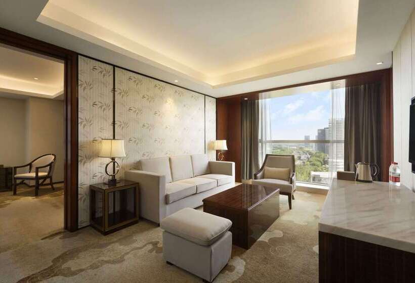 هتل Ramada Jiaxing