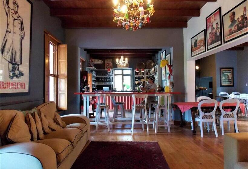 فندق The Red Tin Roof