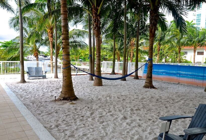 Fotos del hotel River Oaks Marina & Tower:  13