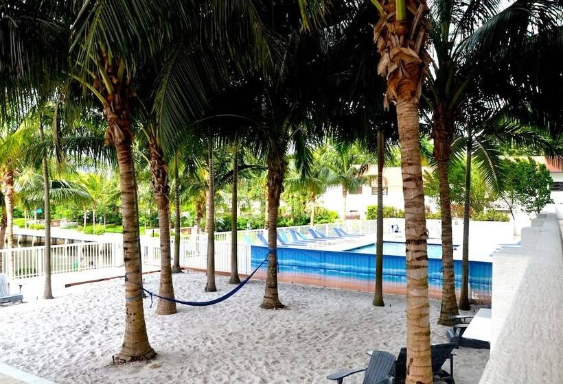 Fotos del hotel River Oaks Marina & Tower:  14