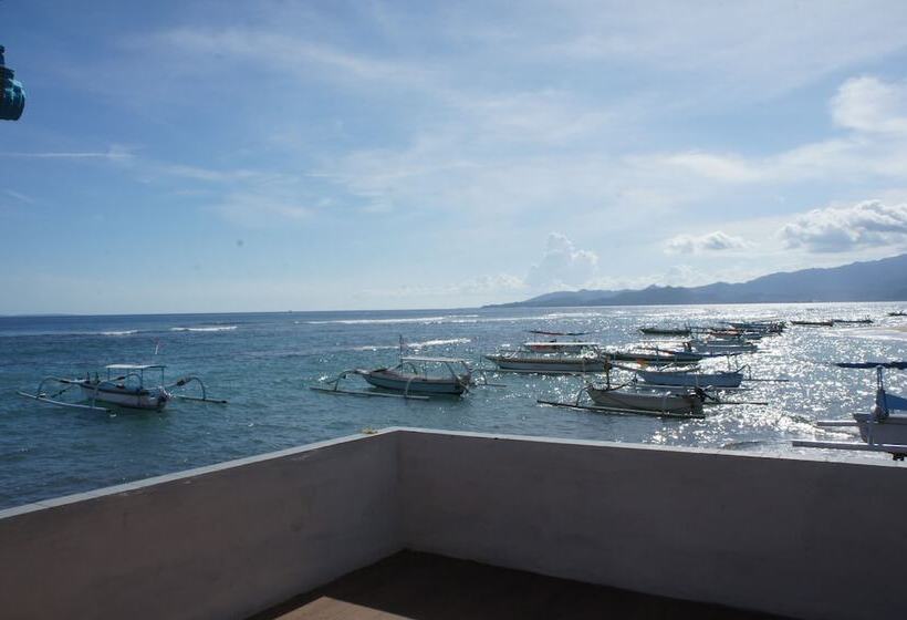 فندق The Beach Candidasa