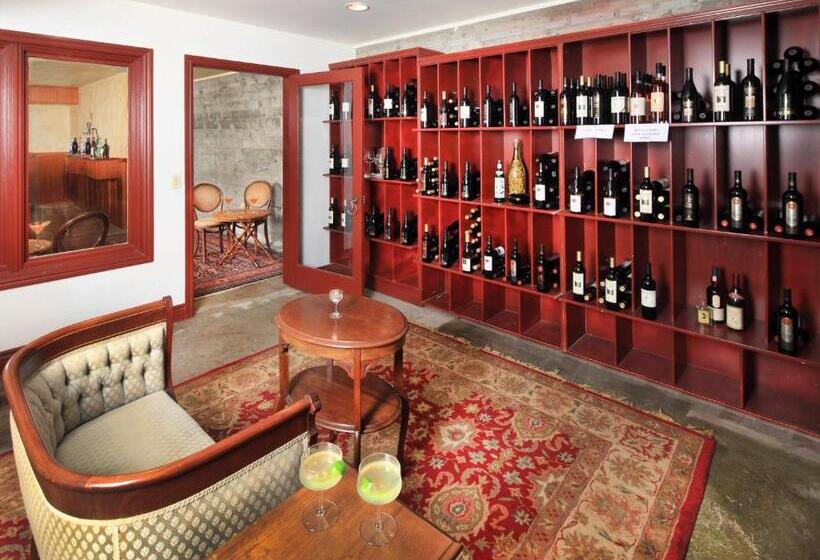 هتل The Grape Leaf Inn