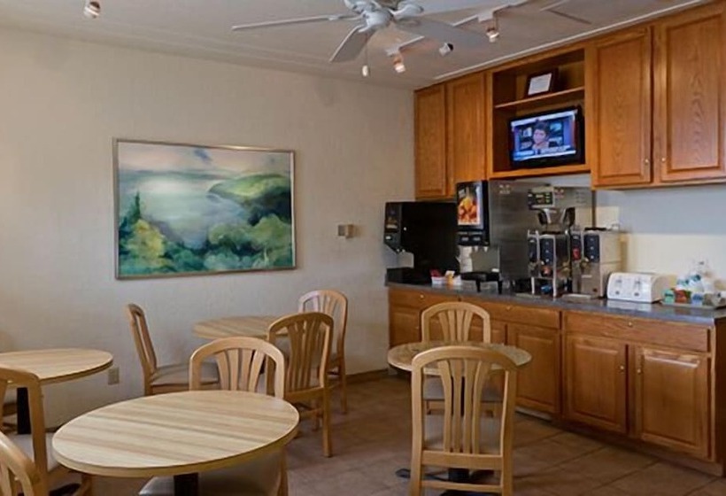 호텔 The Shoreline Inn