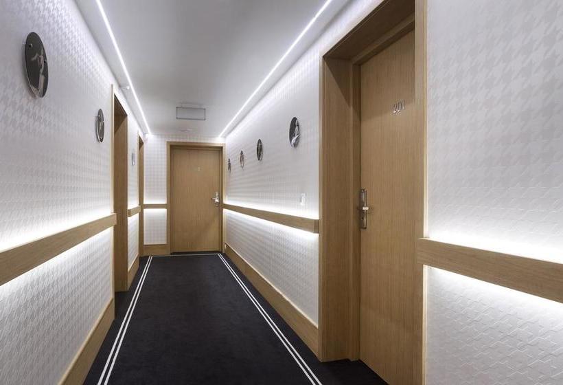 Piano Hotel & Restaurant