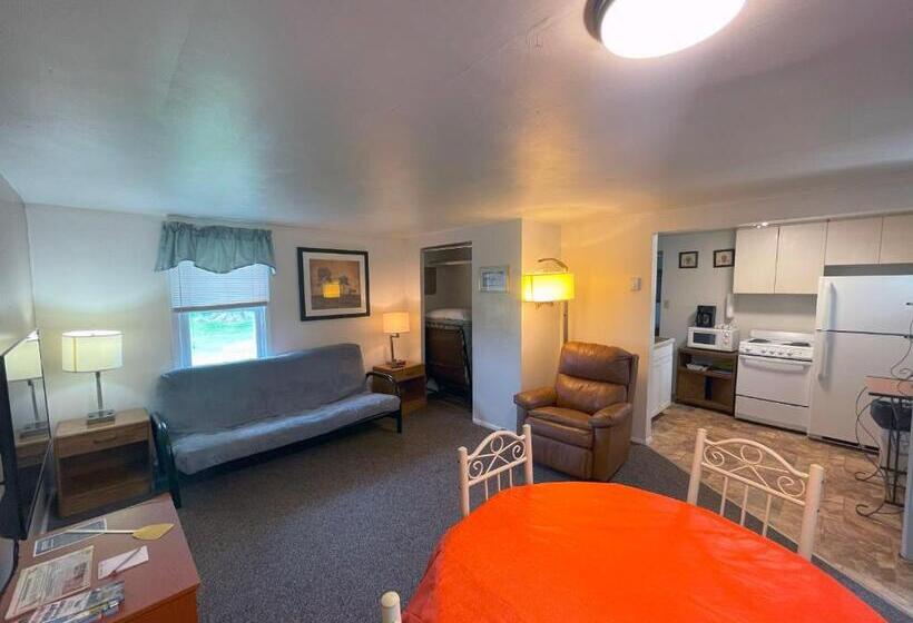 Plantation Motel