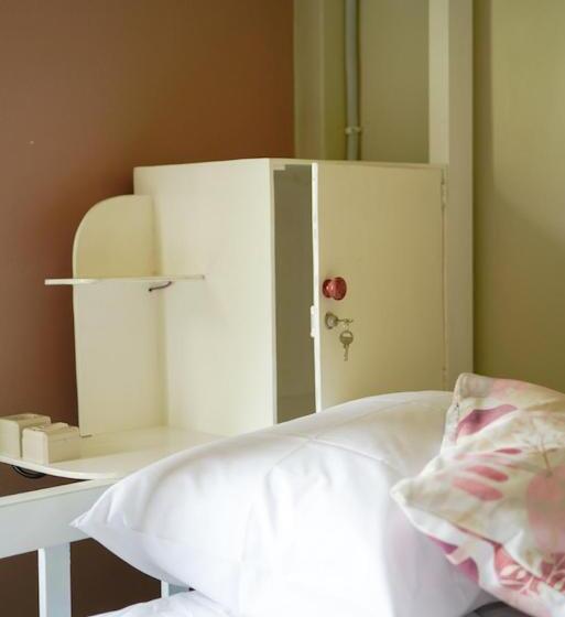 هاستل Bajo Bunkhouse