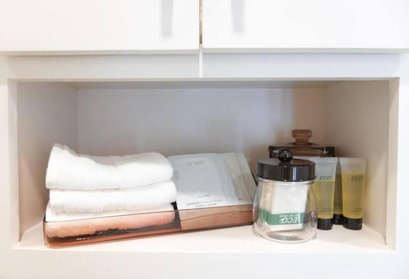 فندق صغير New Starry Night Shipping Container Home