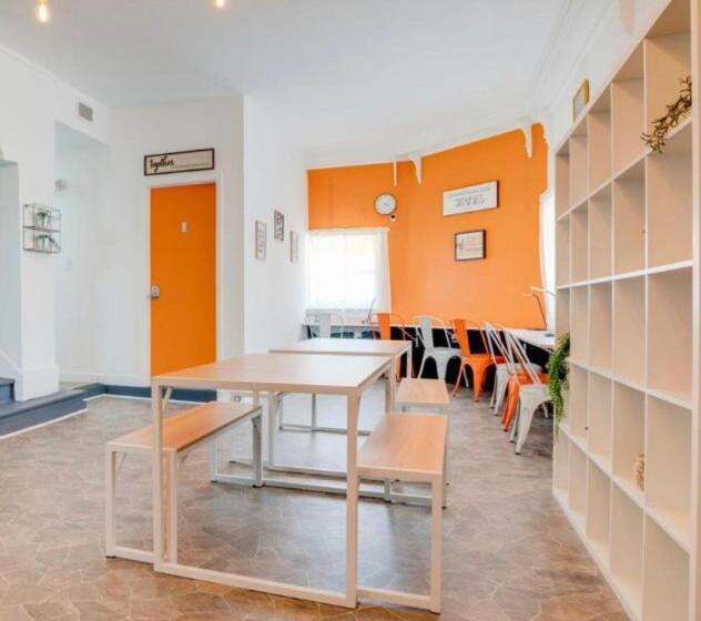 הוסטל Miami On A Budget   Free Coffee  Female Dorms   Men Dorms Under New Management