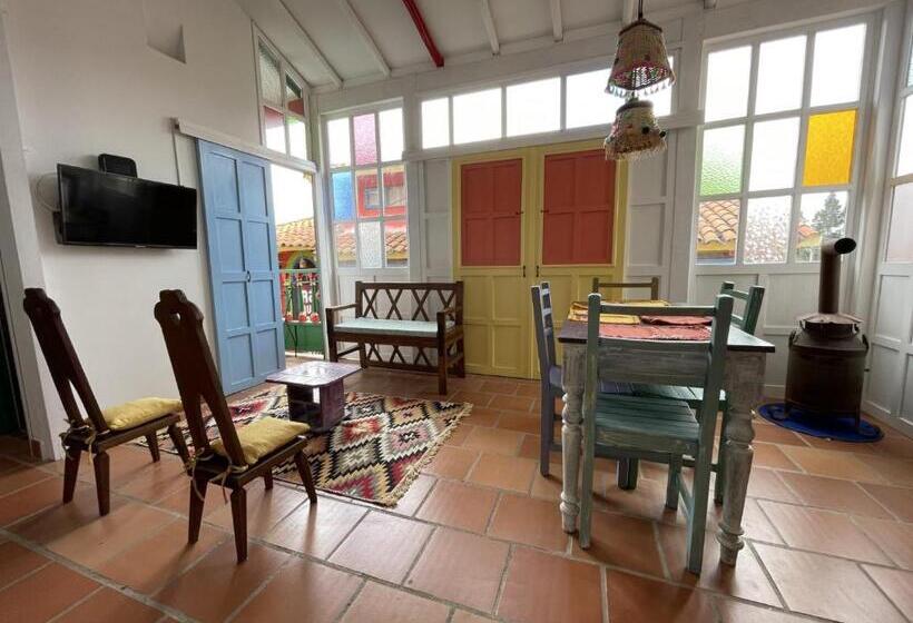 تختخواب و صبحانه La Puerta