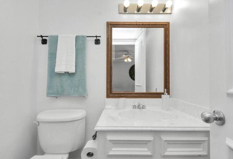 تختخواب و صبحانه Peaceful Queen Master Suite