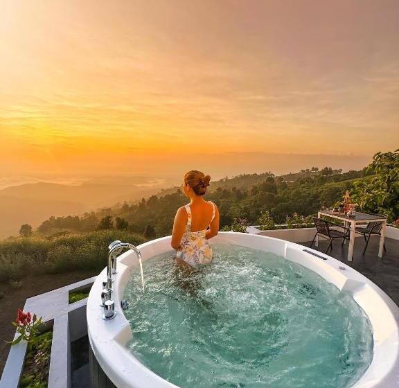 هتل Above The Clouds   Chiang Rai
