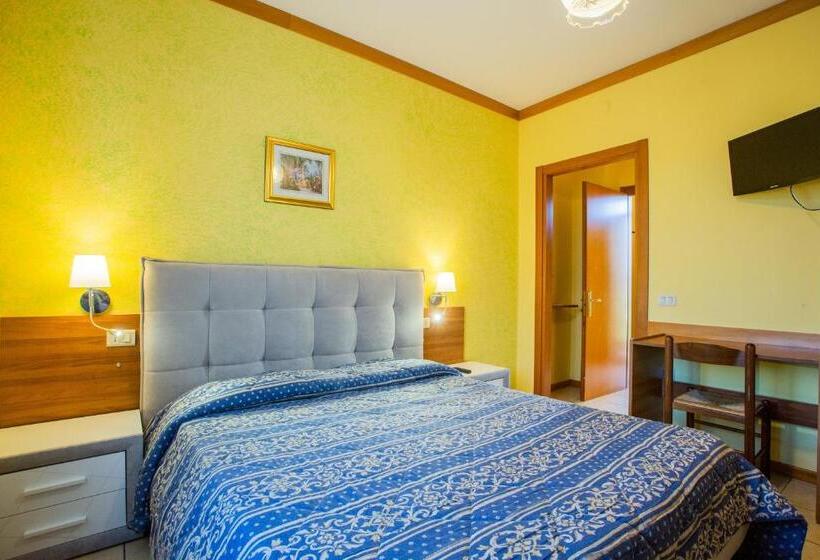 هتل Agriturismo La Mora Acquario
