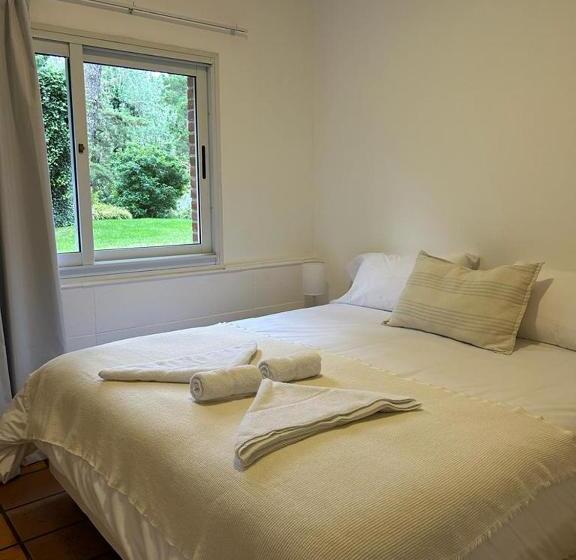 هتل Baden Baden Carilo